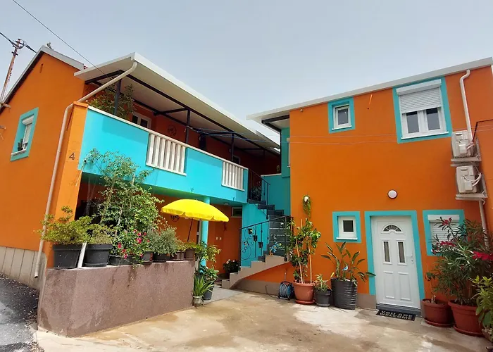 Mexicana Apartment Yellow