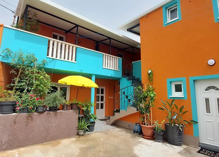 Mexicana Apartment Yellow